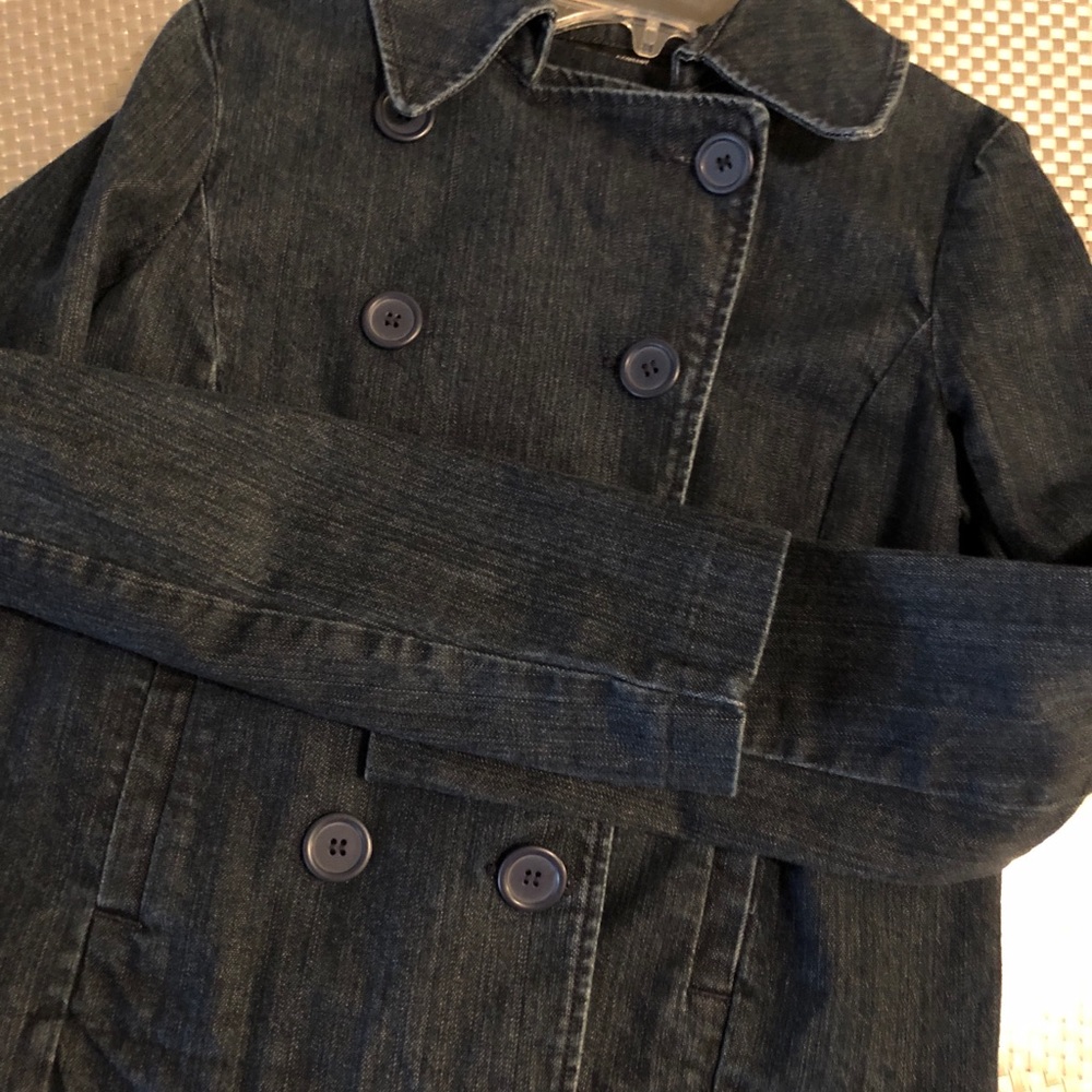 PRICE CUT ✂️DENIM JACKET - Picture 2 of 8